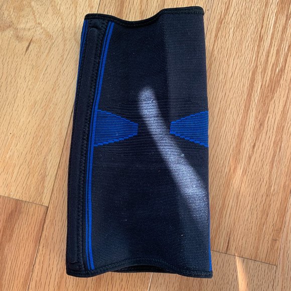 Athletic Knee Support - Picture 2 of 3